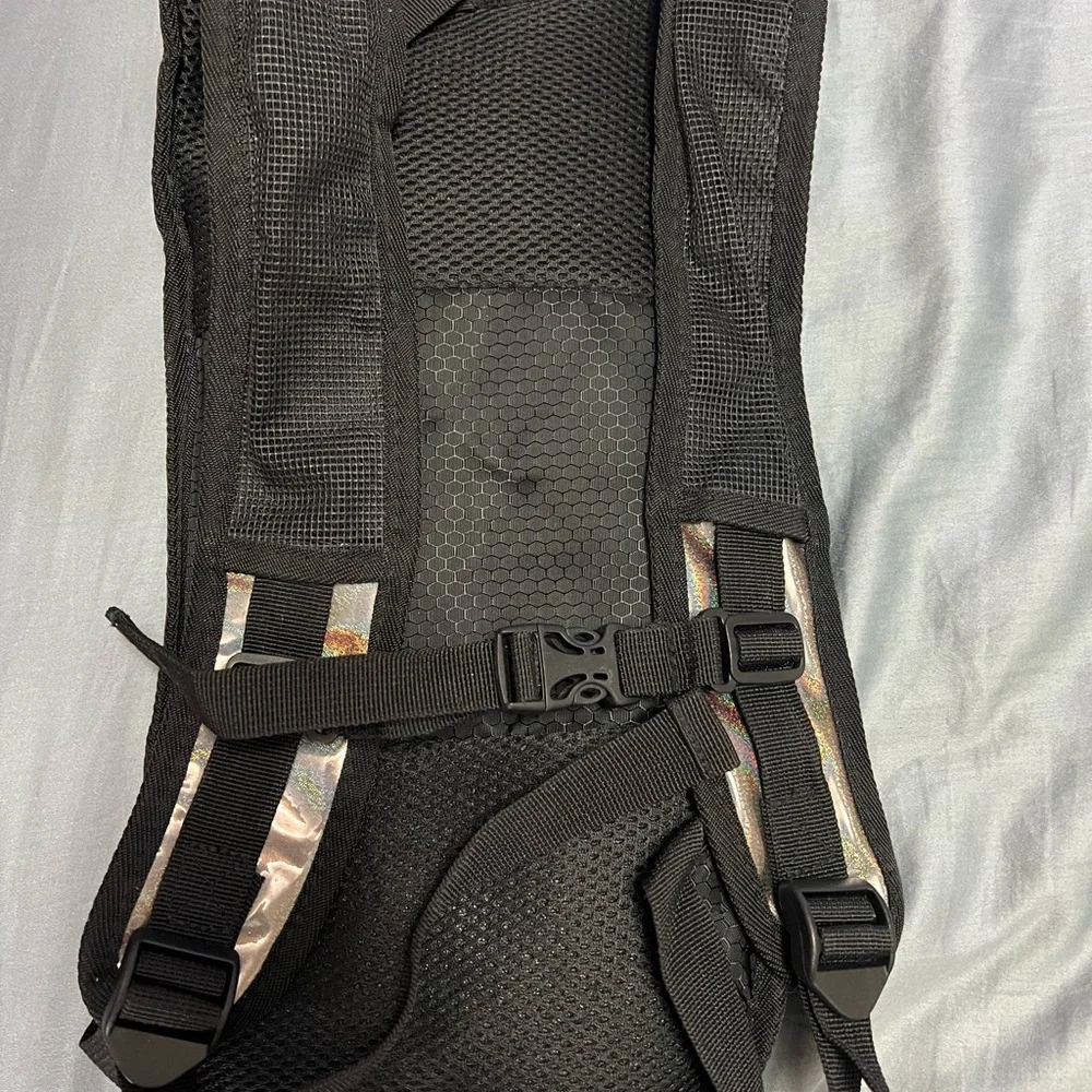 Sojourner Hydration Pack - Picture 3 of 5